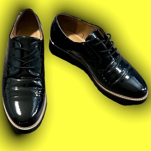 Franco Sarto Shoes - (8) FRANCO SARTO New Womens Cyber Patent Leather Lace Up Oxfords in Black Size 8